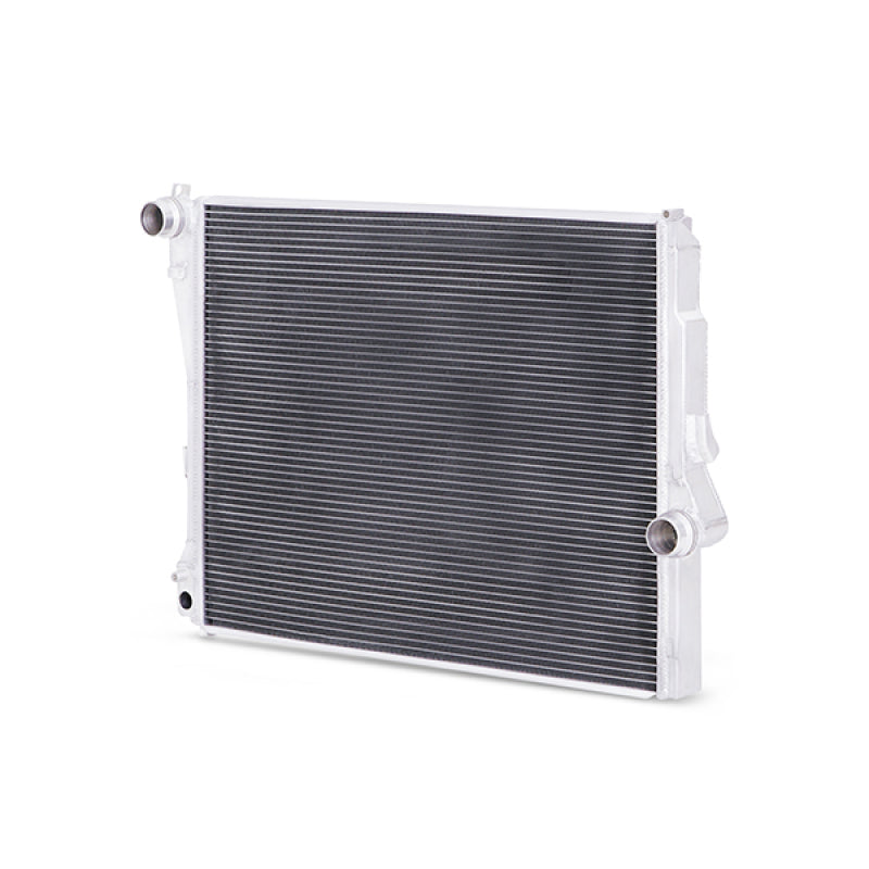 Mishimoto 99-06 BMW 323i/323i/328i/330i w/ Auto Transmission Performance Aluminum Radiator - DTX Performance