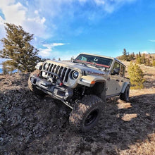 Load image into Gallery viewer, Oracle Oculus Bi-LED Projector Headlights for Jeep JL/Gladiator JT - Graphite Metallic - 5500K - DTX Performance